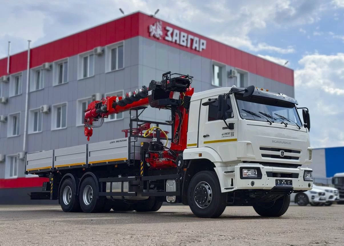 Бортовой грузовик КАМАЗ 65117 с КМУ Kanglim KS2056, 2025